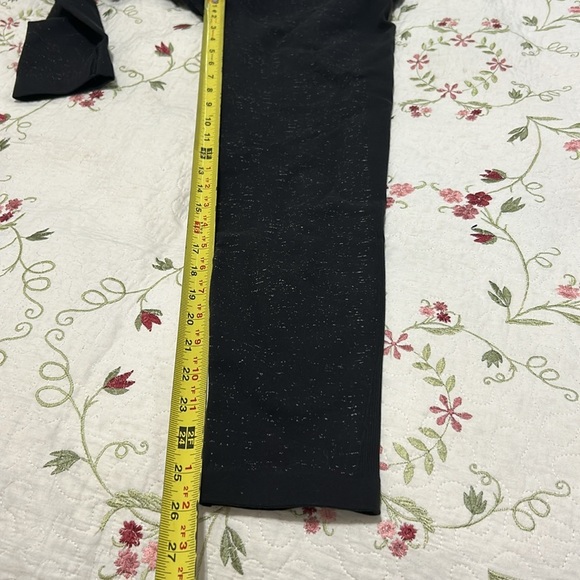 Lululemon Free To Flow 7/8 Tight Black / White Sz 10 - Picture 13 of 14